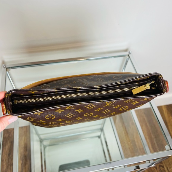 Authentic gorgeous Louis Vuitton Looping Monogram GM in excellent condition. - Picture 4 of 14